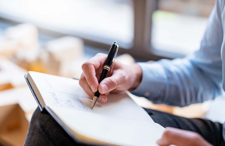 Un estudio revela que los periodistas tardan en adoptar nuevas tecnologías y usan aquello con lo que están familiarizados