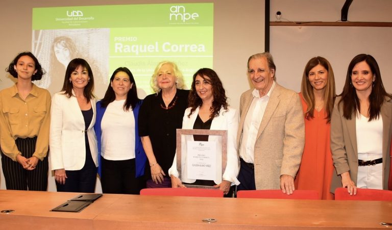 En una emotiva y concurrida ceremonia, la periodista recibió el reconocimiento como entrevistadora. Este es el discurso que, en la ocasión, realizó la Presidenta de ANMPE, Verónica López.