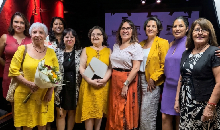 Círculo de Periodistas de Santiago realiza emotiva conmemoración del #8M